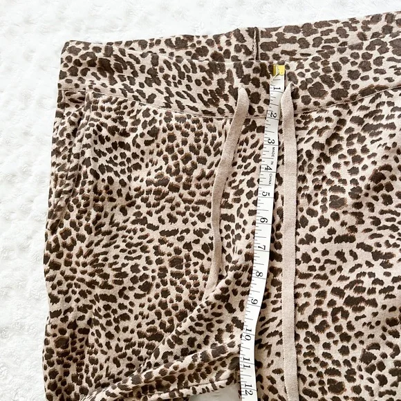 NWT- MONROW Leopard Jogger Sweatpants Cashmere Blend - Picture 12 of 12
